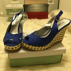 NWT. BUMPER . Beautiful blue wedge heels